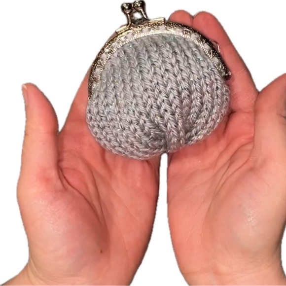 Knitted Coin Purse- Sliver - Picture 3 of 13